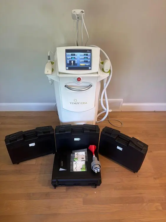 Used 2017 VENUS CONCEPTS VERSA W/ 6 HAND PIECES, VIVA, DIAMOND, OCTIPOLAR, HAIR REMOVAL, SKIN REJUVENATION Lasers / Laser Systems Minnesota US | Midwest Medical #1467836