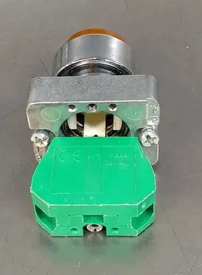 Automation Direct ECX1040 yellow Push Button Loc4D6