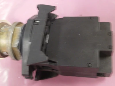 USED Allen Bradley 800E-3TH10