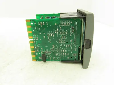 Honeywell DC3200-CE-000R-200-00000-E0-0 UDC3200 Digital Temperature Controller