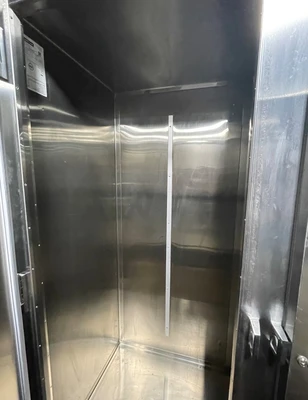 72-0347 Traulsen RRI332HUT-FHS 101” Self Contained Roll In Cooler Refrigerator