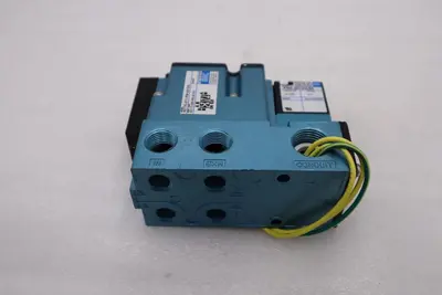NEW MAC 6211C-211-PM-501DA SOLENOID VALVE 4-WAY SINGLE SOLENOID STOCK H1474