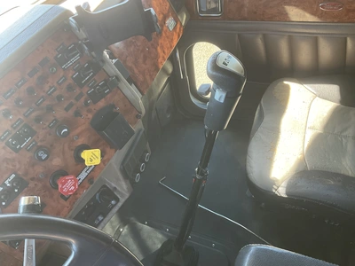 USED 2000 PETERBILT 379