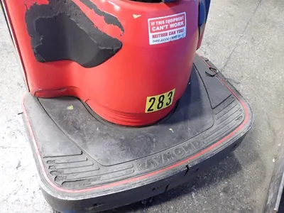 USED THE RAYMOND CORPORATION 8410