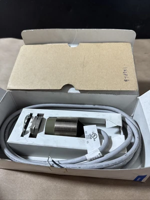 NEW Omron B7AP-M1