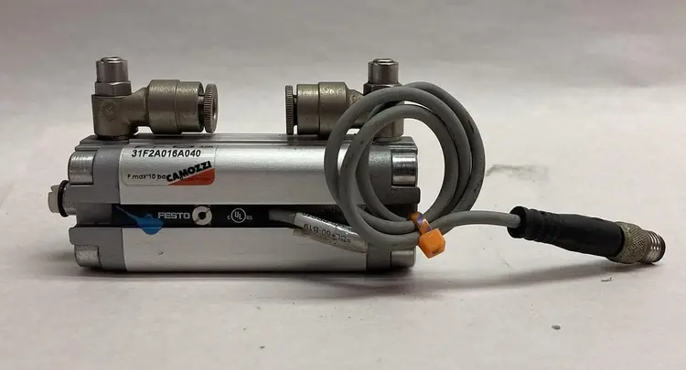 Used SMC 31F2A016A040 Pneumatic Cylinders Ohio US | Surplus Asset Holdings #1280636