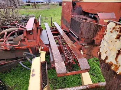 USED NEW HOLLAND 1048