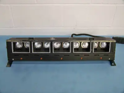 Lighting and Electronics, Inc. 10-Bulb Ministrip Stage / Studio Lighting Bar