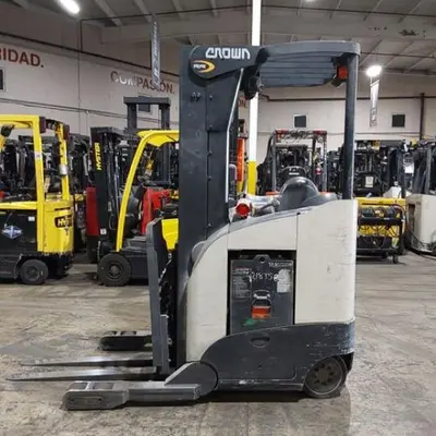 USED 2019 CROWN RR5725-45