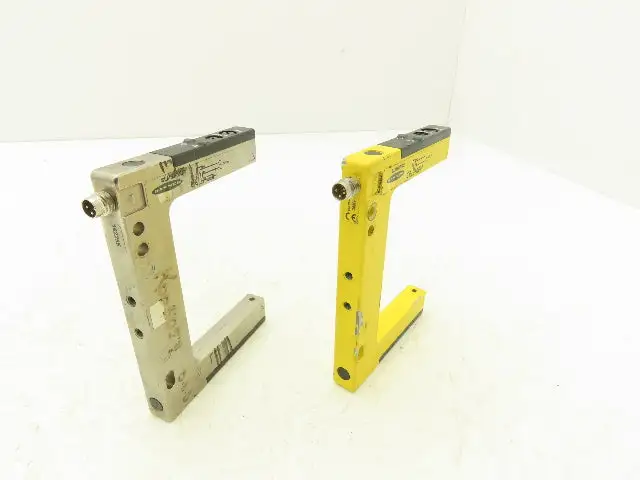 Banner SLM80P6Q Fork Slot Proximity Sensor Fixed-Distance 80mm Width  Lot of 2