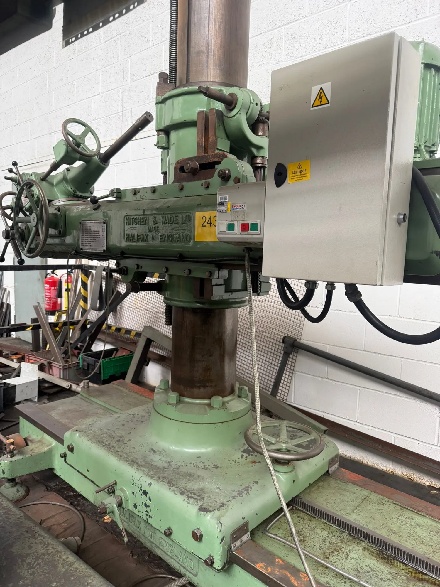 Kitchen and Wade Portable Radial Arm Drill