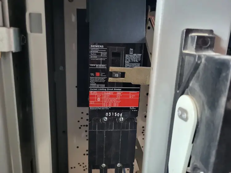 Used SIEMENS CED63B015 Circuit Breakers British Columbia CA | Lenmark #248949
