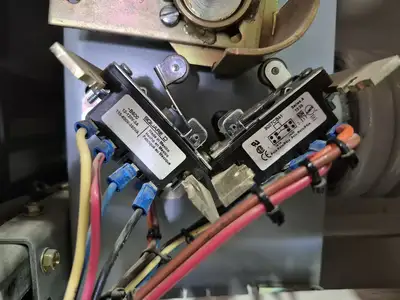 Double Fused Interrupter Switch 5 kV, 4160 Volts & Conduit Cabinet