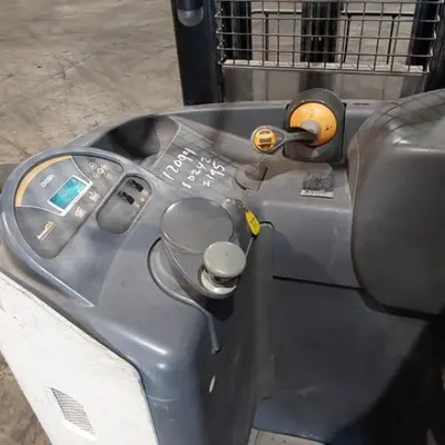 USED 2019 CROWN RR5725-45