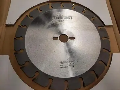 NEW ULTIMA CARBIDE TIPPED SAW BLADES