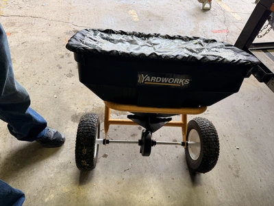 Used YARDWORKS TOWABLE FERTILIZER SPREADER Broadcast Spreaders Michigan US | Miedema Asset Management Group #1454357