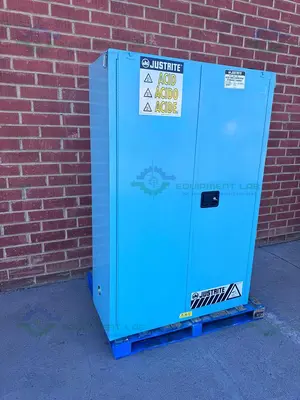 USED JUSTRITE 45 GALLON ACID AND CORROSIVE STORAGE CABINET W/ SOFT CLOSE DOORS, KEY