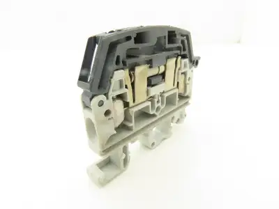 Legrand 390 86 Viking 3 Separable Fuse Block 6.3A 10AWG Lot of 45