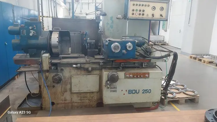 Used 1970 ČZ STRAKONICE BDU 250 Internal Grinders CZ | Amaron s.r.o. #1468892
