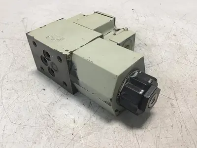 USED YUKEN LBS-16-V-D24-1211