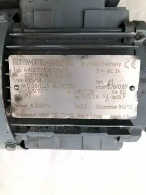 Sew-Eurodrive R40DT71D8/2BMG 0.06/0.25kW Electric Motor w/ Speed Reducer 3PH