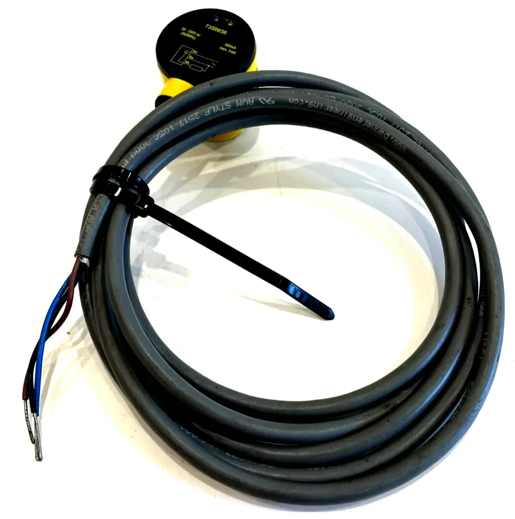 USED BANNER ENGINEERING T30RW3R SENSOR