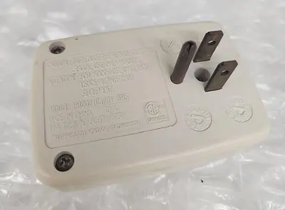 PLUG IN OUTLET PB002105 R1-3MS