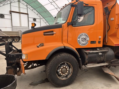 Used 2003 VOLVO VHD 6X4 Dump trucks Michigan US | Miedema Asset Management Group #1414286