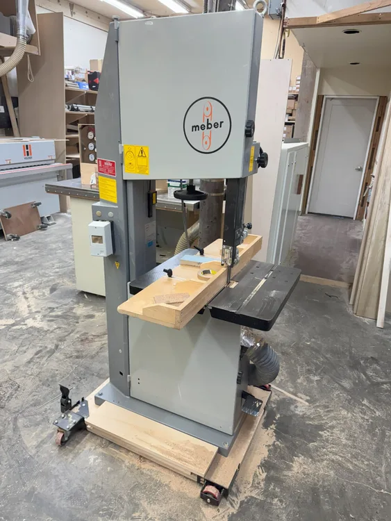 Used 2006 _UNKNOWN_ 500 Vertical Band Saws British Columbia CA | Coast Machinery Group #875430