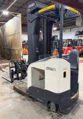 Used 2018 CROWN RD5725-32 Reach Trucks Pennsylvania US | National Lift Equipment #1382121