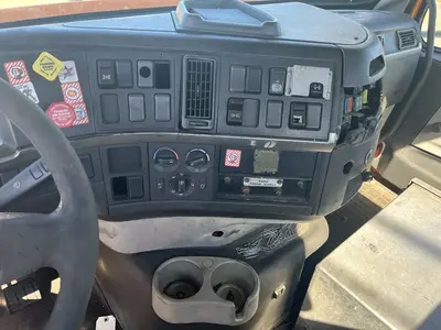 Used 2004 VOLVO VNM-200 Conventional trucks North Carolina US | Proxy Equipment #1385262