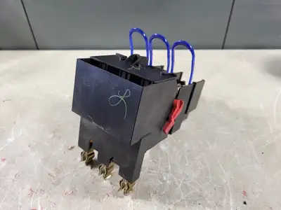 Disconnect Switch with 25 Amp Fuse