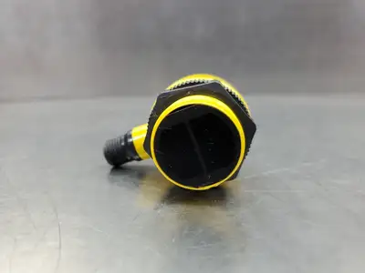 Banner T30AW3FF600Q1 20-250VAC 50/60Hz 300mA Sensor. 5E-16