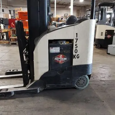 USED 2018 CROWN RR5725-45