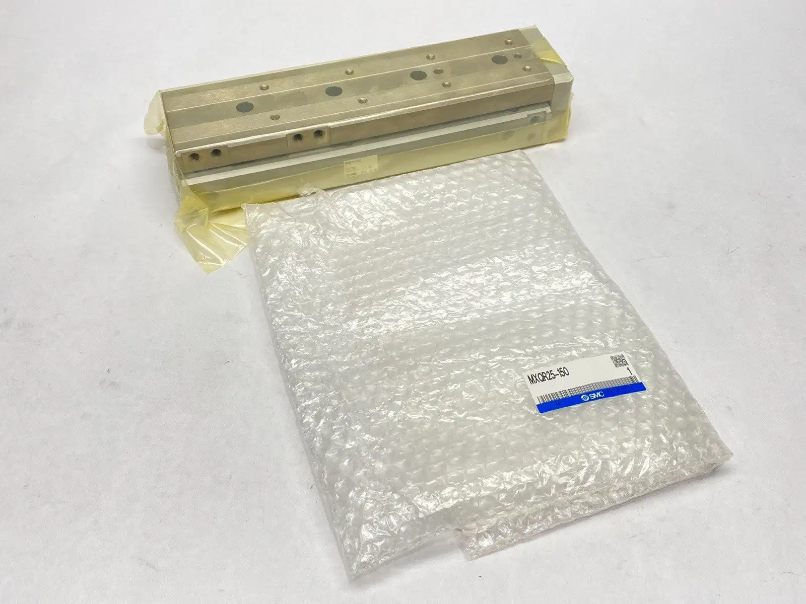 MXQR25-150 | SMC  Pneumatic Guided Cylinder Slide Table 25mm Bore 150mm Stroke - New