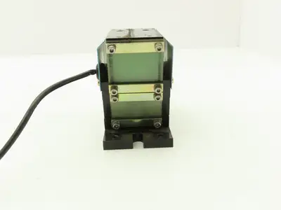 Osaka Seiko Small Parts Feeder Linear Conveyor Vibration Magnetic Motor 200V