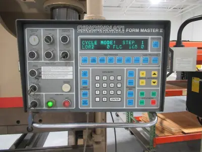 USED 1998 CINCINNATI FORM MASTER II