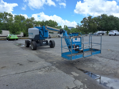 USED 2015 Genie Z-62/40