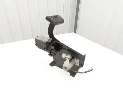 Landoll B30/42E180D Forklift Brake Pedal & Master Cylinder Assembly Cut Cord