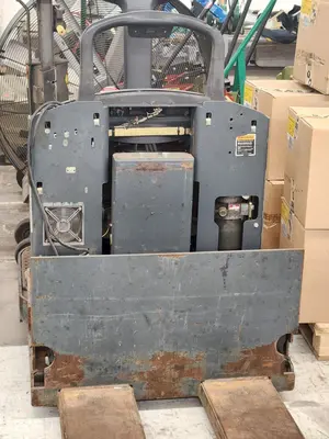 USED CAT R6000