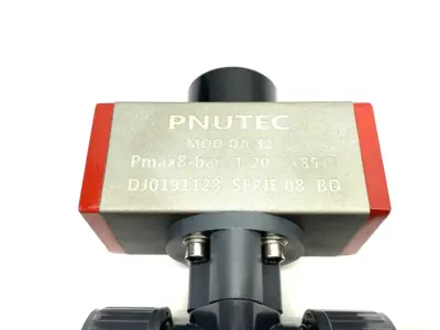 USED PNUTEC PNEUMATIC ACTUATOR W/ 2-WAY TRUE UNION PVC BALL VALVE