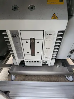USED LEYBOLD D25B