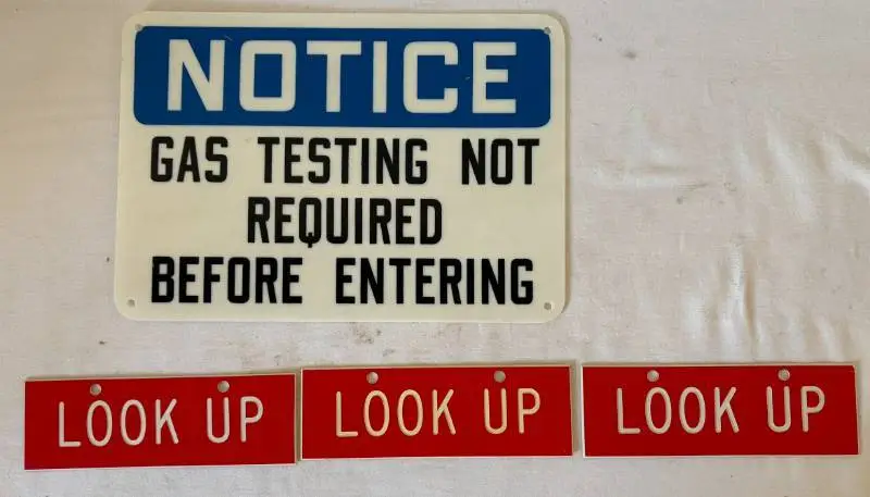 3 Plastic Manufacturing Signs