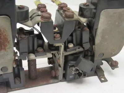 GE General Electric 2D01FFA002 DS303A DC Contactor 600V 50A