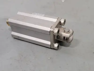 USED SMC CQ2D20-50DM