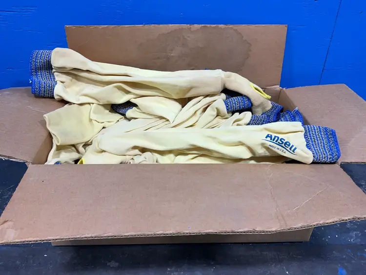 Used ANSELL _UNKNOWN_ Gloves Ohio US | HGR 24 #1323838