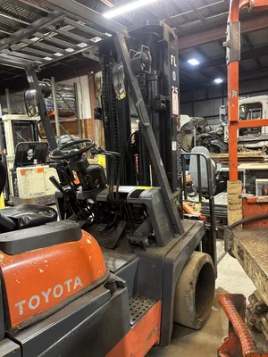 USED TOYOTA 52-6FGCU45
