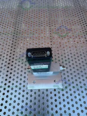 USED BROOKS INSTRUMENT 5850 TR MASS FLOW METER 300 SCCM MODEL 5850TRGE0D2D2