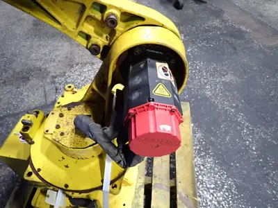 USED 2001 FANUC M6I