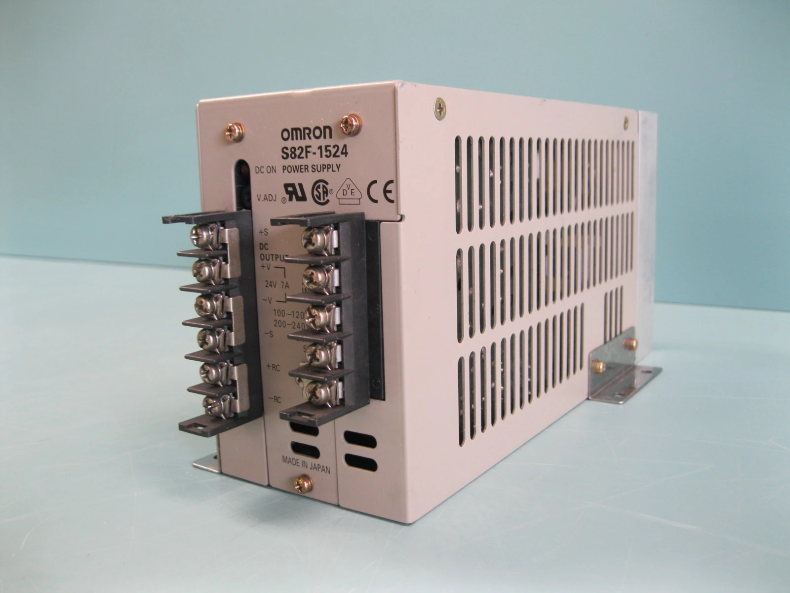 USED Omron S82F-1524
